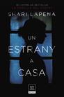 UN ESTRANY A CASA | 9788417627430 | LAPENA, SHARI